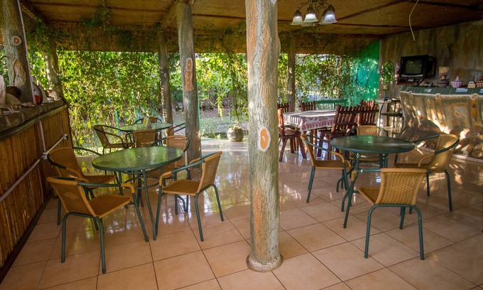 Kasese Hotel | Njovu Park Lodge