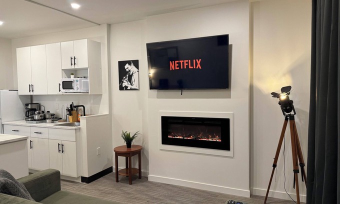 Northeast Edmonton Apartment | nMonthly Disc | Fast Wi-Fi -12
