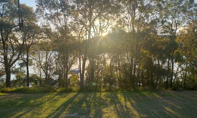 Bar Point Cottage | No.1 Spot in Bar Point. 50 Min from Syd. Jetty, Pet friendly, Renovated Inside.