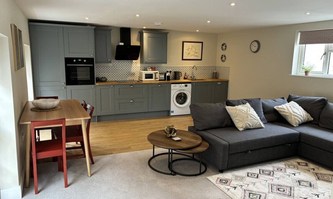 Huntingdon Apartment | No. 18 - 2 Bed Town Centre Apartment