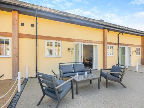 Felton House | No 2 - Chepstow - Uk47937