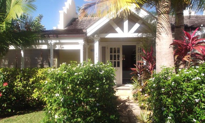 Porters Villa | NO. 2 Porters Court, 4 mins away from the beautiful sandy beaches.