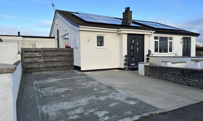 Gaerwen House | No 23 Snowdon View