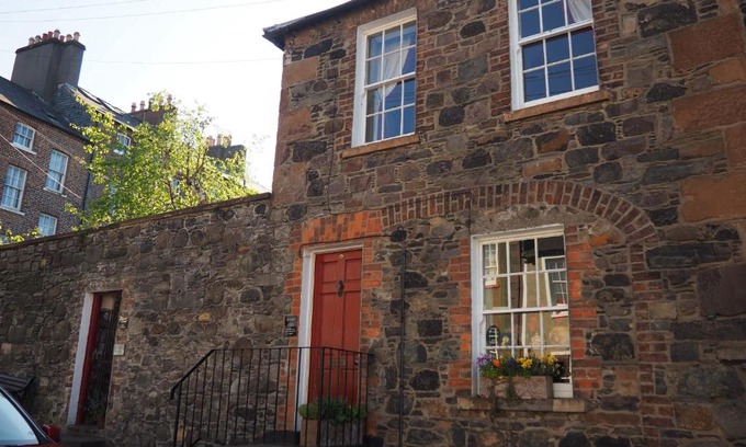 Hillsborough House | No.33 Coach House
