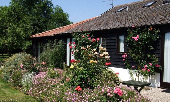 Stowmarket Cottage | No 4 Barn Cottages Sleeps 2 (1 Bedroom)