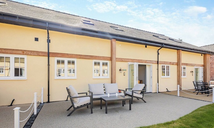 Felton Cottage | No 4 - Kempton Park - UK47939