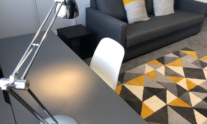 Beaconsfield Apartment | No. 5 Modern Fully-equipped Flat in Beaconsfield New Town easy walk to Station