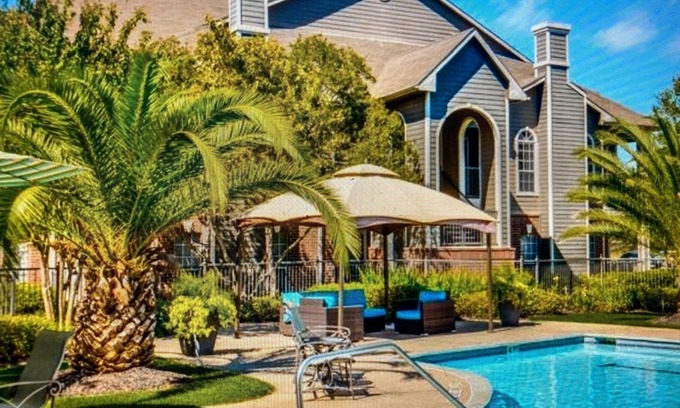 Houston Apartment | NO CLEANING FEE | Modern 1BD | Parking|15 Mins away IAH /Downtown