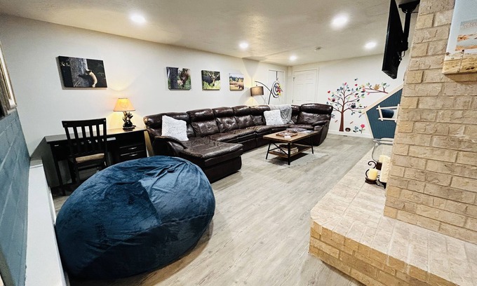 North Ogden Apartment | No Cleaning Fee Mountainside Luxury 3 bd sleeps 8