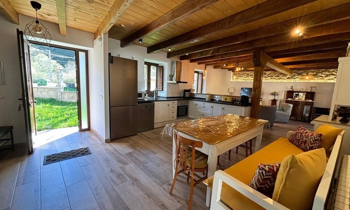Carmenes Cottage | No es una Casa Rural Cualquiera. Es un Pequeño Paraíso y te lo Estás Perdiendo