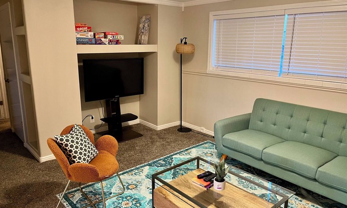 West Valley City House | No Frills 2-bedroom stay in suburban West Valley City w WiFi, AC, private entry