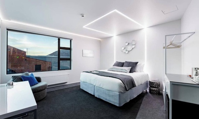 Dunedin City Centre Apartment | No Fuss Studio Room by Aotearoa Escapes