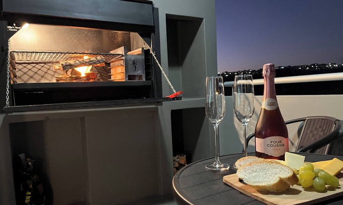 Mossel Bay Apartment | No Loadshedding Luxury apartment with AC in Mossel Bay