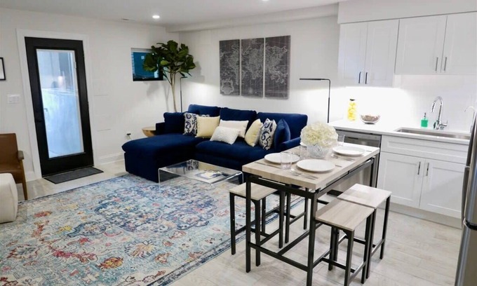 Near Northeast Apartment | No More Looking-Parking