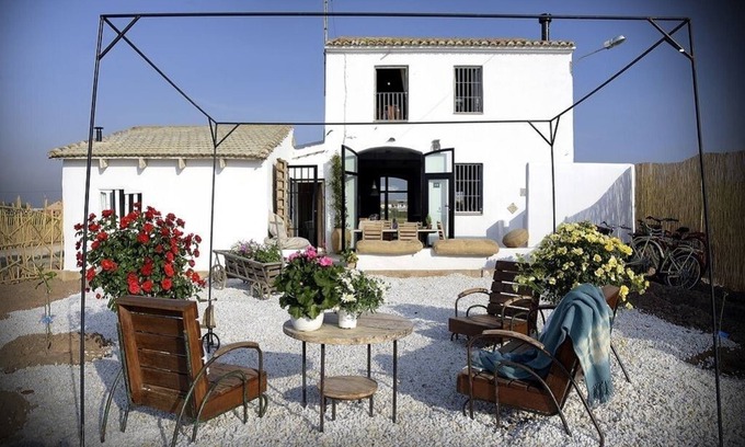 Almassera House | No need for a car! A stylish Rustic Escape in a distinct rural location!