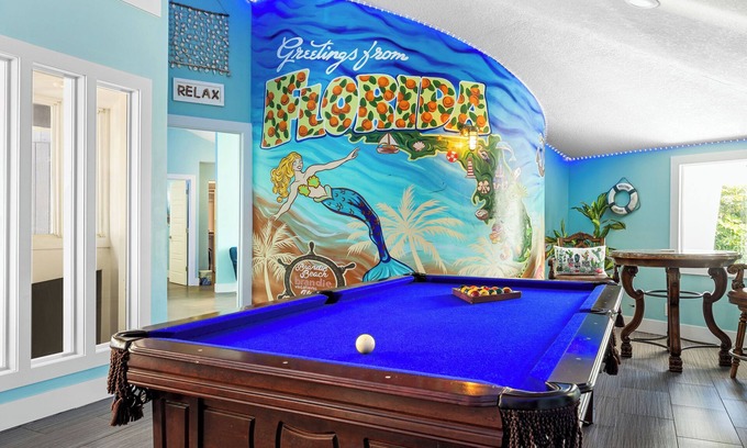 Palm Beach Gardens House | No need to leave this home because we have it all at the Turtle Shack