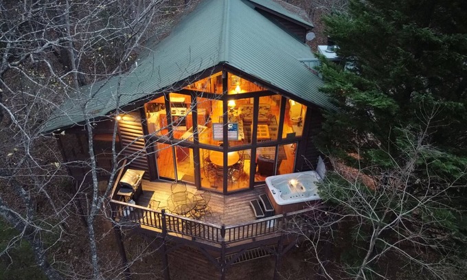 Sautee Nacoochee Cabin | No Stress At All | Peaceful Mountain Getaway Near Alpine Helen