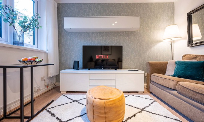 Atlantic Wharf Apartment | No17 Apartment Cardiff
