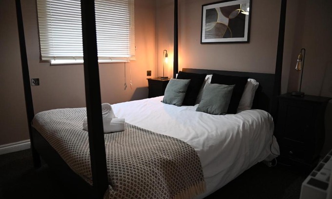 Atlantic Wharf Apartment | No17 Llansannor Drive