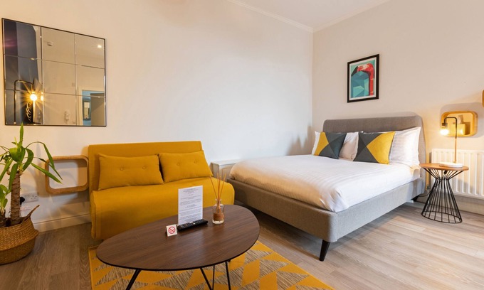 Preston Apartment | No3a Fulwood Heights - Beautiful Studio nr hosp