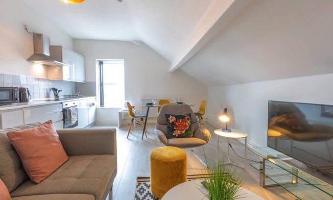 Preston Apartment | No5 Fulwood Heights - beautiful snug nr Hospital