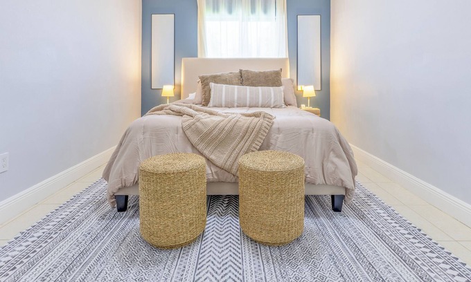 Tamiami House | Noah Luxury House /4BDR/Close to Brickell & Beach