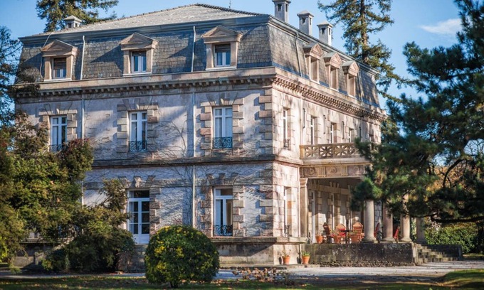 Los Corrales de Buelna House | Noble house with magnificent garden