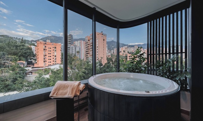 Las Lomas I Hotel | Nock