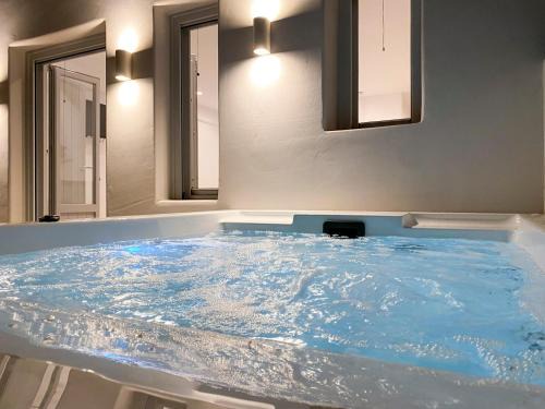 Vourvoulos Hotel | Nohēme Luxury Suites