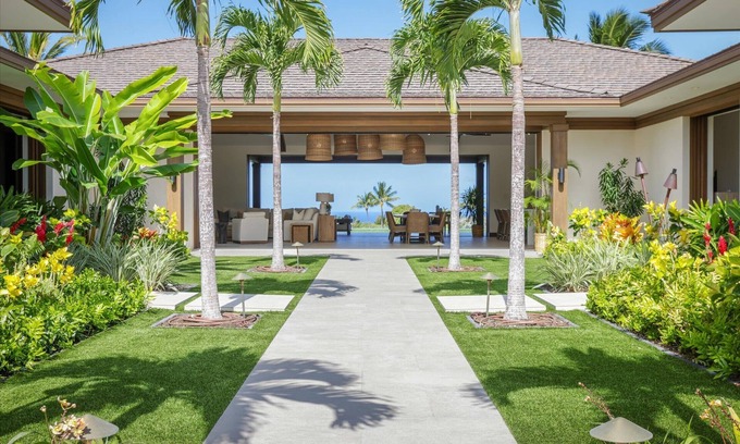 Kaupulehu House | Noiulu One – Brand New Estate | Onsite Staff & Daily Housekeeping