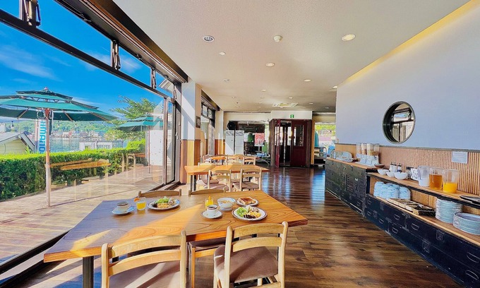 Shinano Hotel | Nojiri Lake Resort