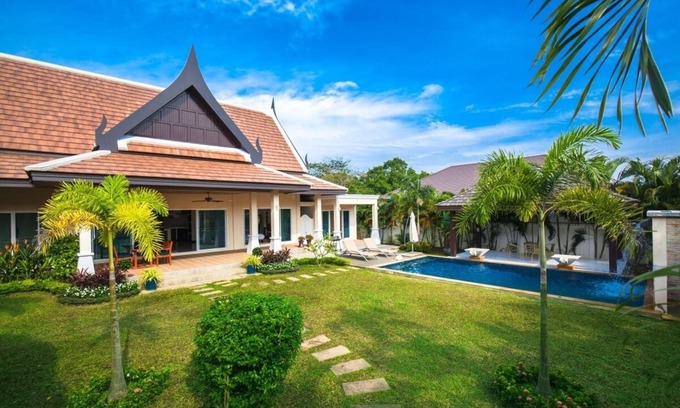 Rawai Villa | Noksawan - Pleasant 3BR Pool Villa Rawai