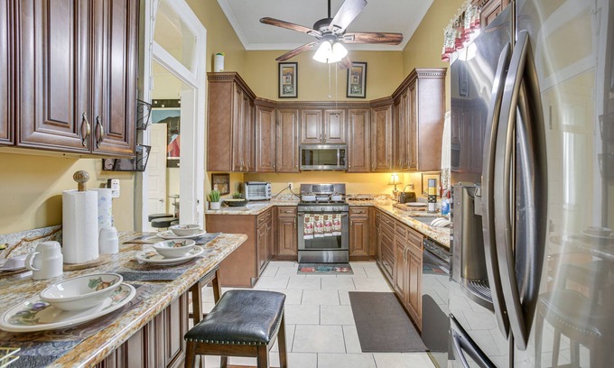 South 7th Ward House | NOLA Home w/Front Porch ~ 1 Mi to French Quarter!