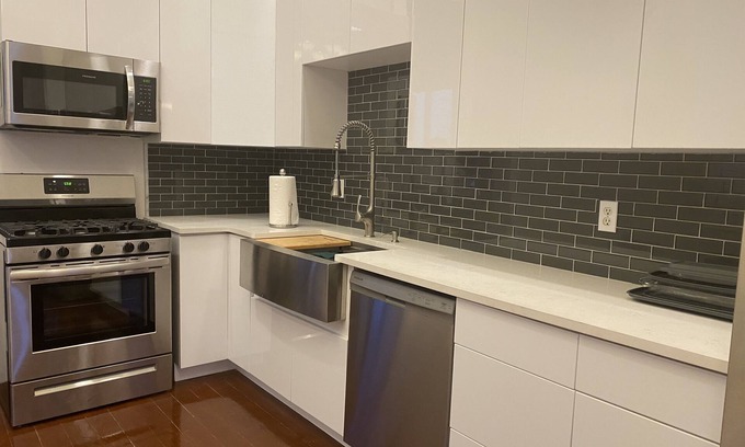 Whitney House | NOLA on the river!