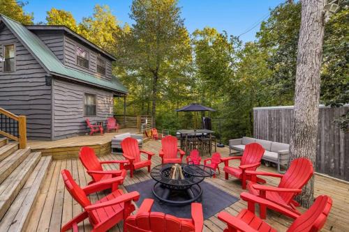 Clarkson House | Nolin Cabin Experience w/Hot Tub