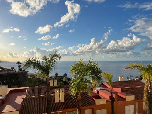 La Quinta Apartment | Nomad's Nest - Sea View Apartment with Pool - Ideal for Vacation & Remote Work