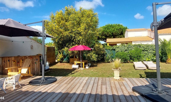 La Remigeasse House | Nombre D'oiseaux Vous Réveilleront Chaque Matin vus Des70 m² de la Terrasse Bois