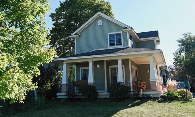 Leland House | Nonna's-3 bedrooms, covered porch, private yard, walk everywhere in Leland