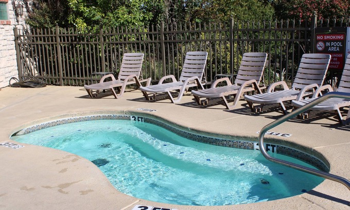 Table Rock Condo | Nonnie's Nest - Check In & Check Out at Noon!