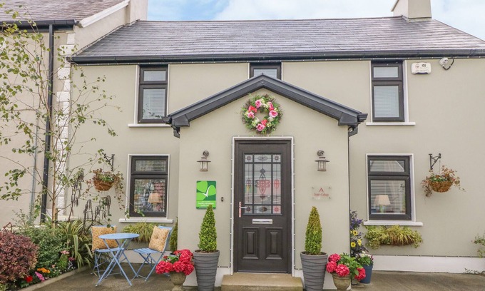 Killarney Cottage | NONO'S COTTAGE, pet friendly in Gneeveguilla, County Kerry