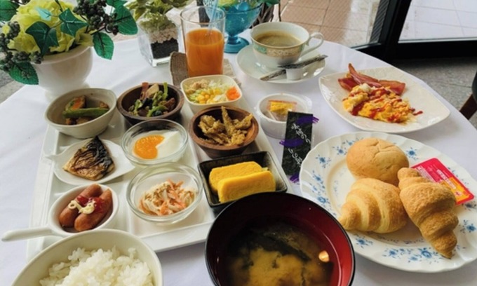 Higashiomi Hotel | Nonsmoking Twin roomPopular free breakfast buffet/Higashiomi Shiga