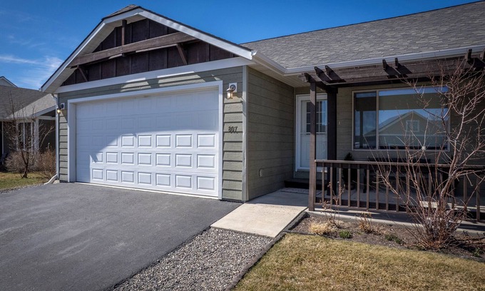 Livingston House | Nook on Nebula: Your Home Away From Home