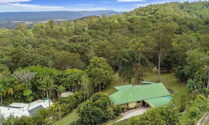 Ninderry House | Noosa Hinterland acreage close to Coolum beach