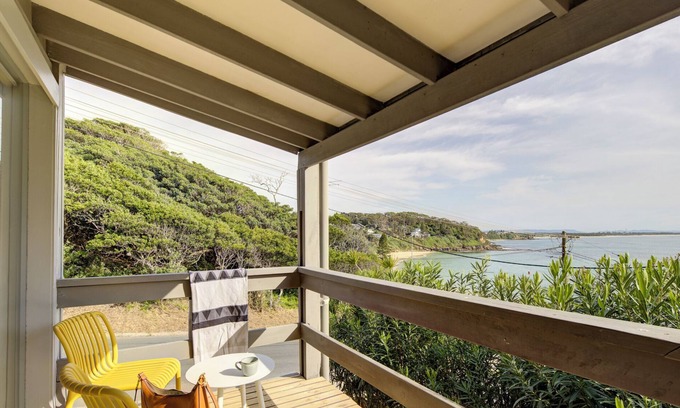 Norah Head Cottage | Norah Beach Shack 1 - 30m for the beach!