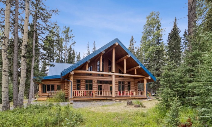 Nordegg House | Nordegg Timber Estate – Luxury Log Home Retreat