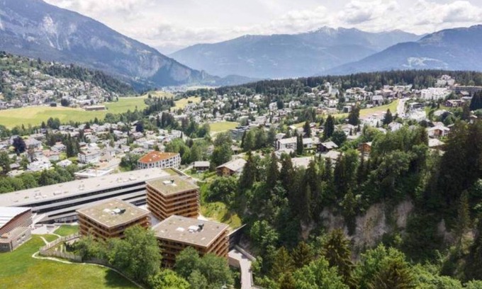 Flims Apartment | Nordic design apartment ski/bike/hike in and out