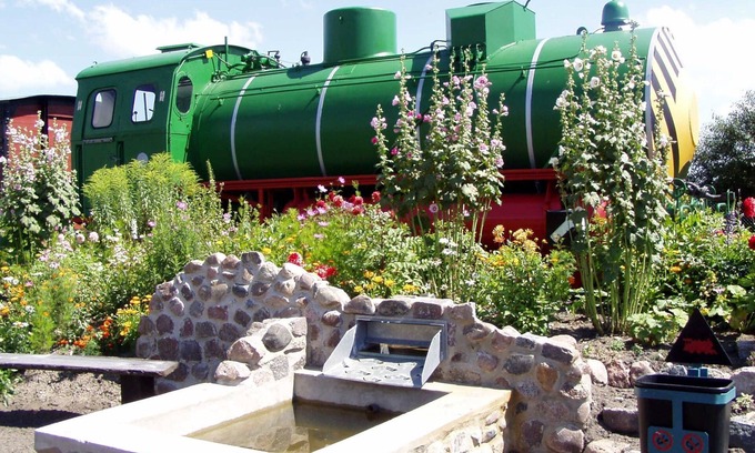 Pasewalk Cottage | Nordic fairy tales - Wild geese 16 - zz Lokschuppen Pasewalk overnight experience in a sleeping car