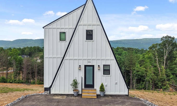 Chattanooga Valley Cabin | Nordic Nest | A-frame Cabin | Bluff Views!