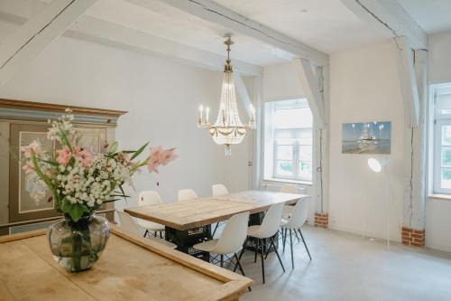 Tetenbull Apartment | NordseeEstate - Loft unter Reet mit Sauna