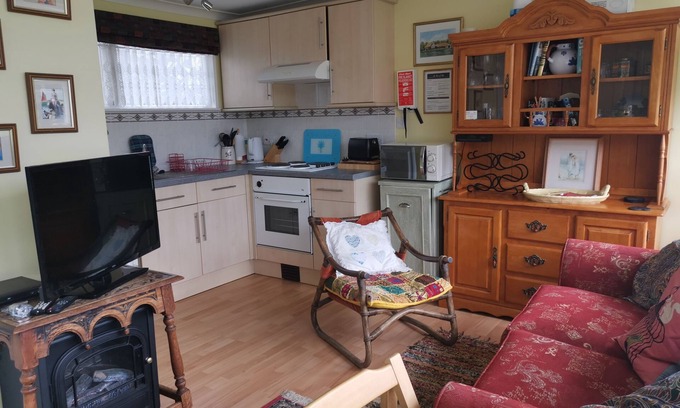 Stalham Ski Chalet | Norfolk Broads Holiday Chalet Rental in Stalham